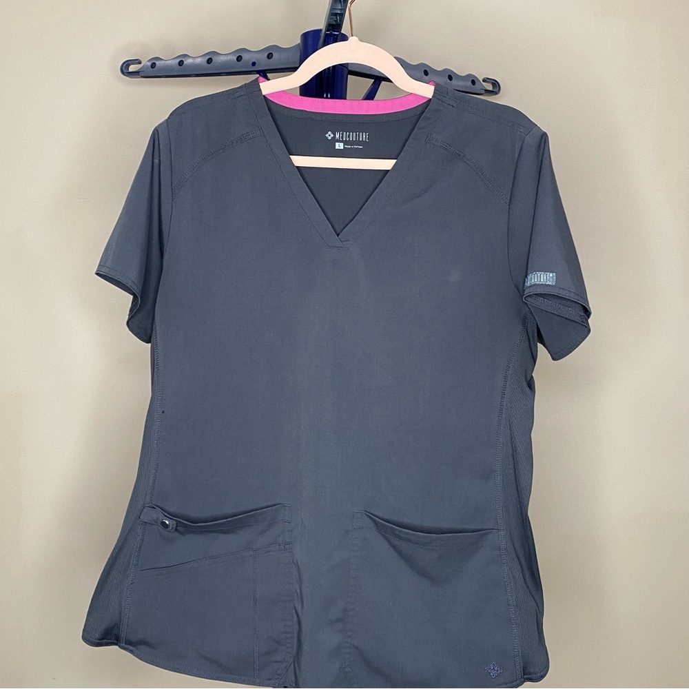 Scrub Top by Med couture Large Pewter